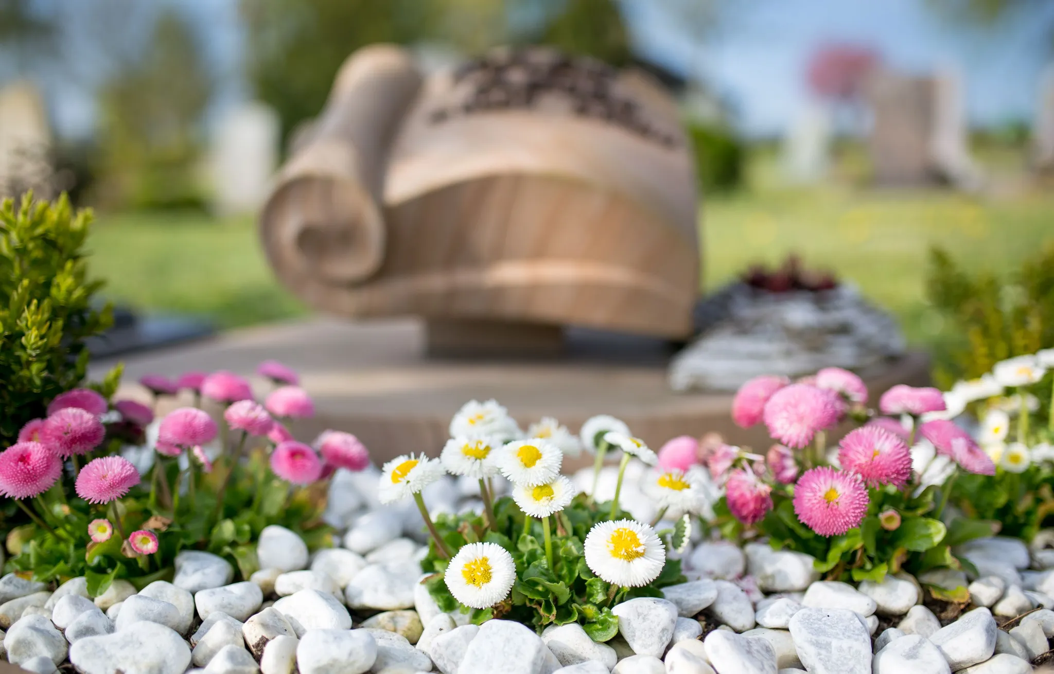 Blumen auf einem Grab